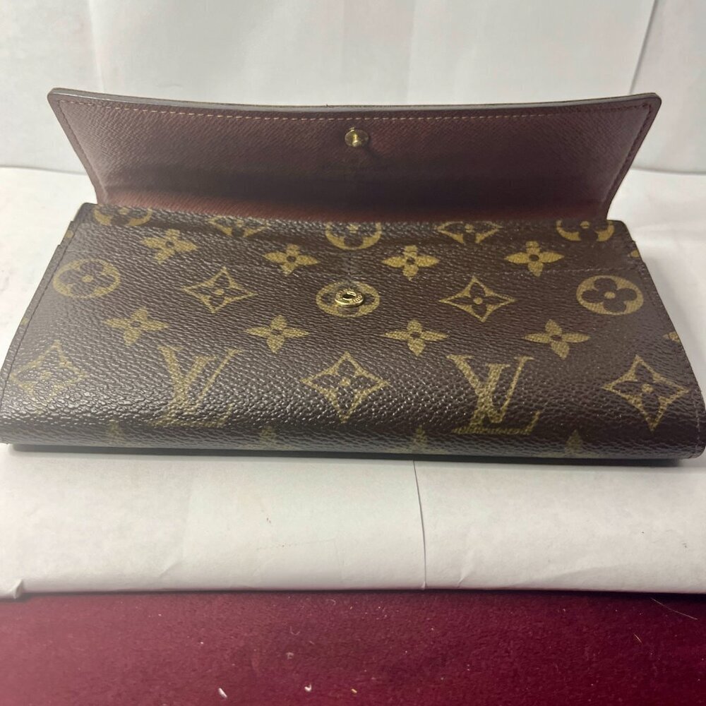 Louis Vuitton Monogram Sarah Wallet w Dust Bag and Box Pre-loved - Picture 12 of 14
